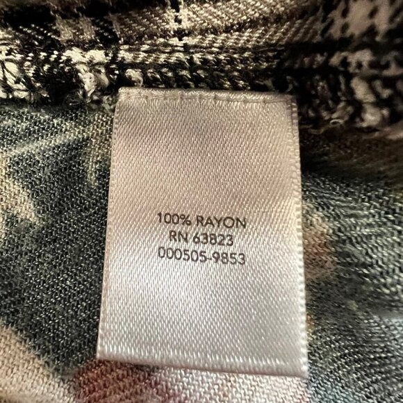 Christopher & Banks Women's Button Up Plaid Embroidered Top Size Medium - Picture 9 of 9